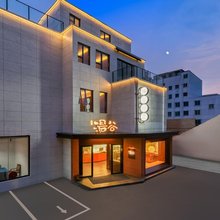 宋潮·汤谷酒店(开封鼓楼广场清明上河园店)