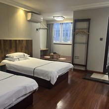 衢州常来假日宾馆(国金中心水亭门店)