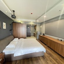 多金·影音民宿(石家庄火车站塔坛商贸城店)