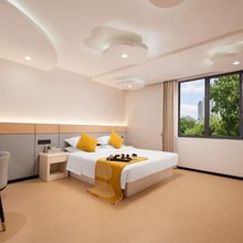 梦爱酒店(科技大学黄家湖校区湖北中医药大学店)