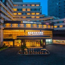 露美家天虹大酒店(上海虹口足球场赤峰路地铁站店)