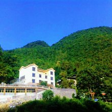 龙谷溪山庄