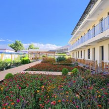 库尔德宁近水楼台·景区入口|游客中心|篝火欢歌花园民宿