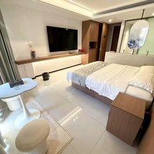 溪尚·Luxury极简休闲民宿(张家界七十二奇楼高铁西站店)