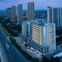 佰斯特酒店(宜城市新天地商业广场汽车客运中心店)