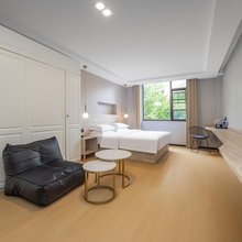 成都轻城酒店(锦里武侯祠C2口地铁站店)