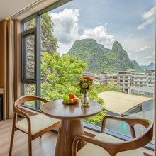 阳朔花美时酒店(兴坪古镇20元人民币景区店)