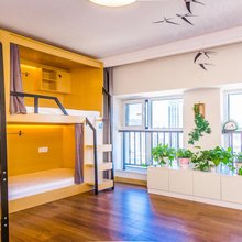 山外山女生青年旅舍(新华广场地铁站店)