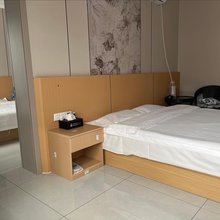 雄关引居民宿