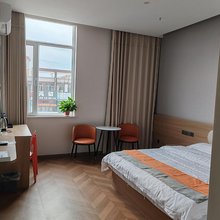 云朵商务宾馆(通辽木里图镇店)