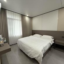 湘越民宿(东兴国门口岸店)