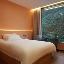 红城·蔚蓝酒店(四姑娘山景区店)