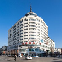 东兴公寓(桓仁章樾公园店)