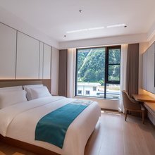 泸定得妥大酒店