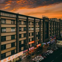柏云酒店(百信广场新市墟地铁站店)