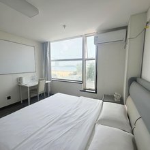 博物馆公寓(青岛火车站第一海水浴场店)