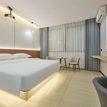 云曜轻奢美宿(灌口万达店)