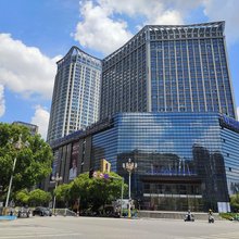 曼悦轻奢民宿(鹰潭站天虹购物中心店)