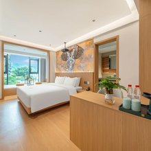景洪九唐别居美宿(告庄星光夜市店)