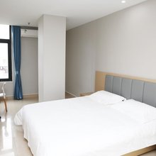 易佰酒店(上海周浦医谷店)