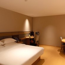营口蚂蚁电竞影音酒店