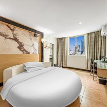 鹤山阁瑞商务酒店鹤城店