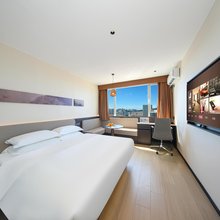 雅美酒店(五四广场青岛大学店)