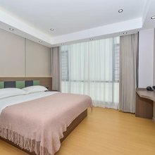 鸿源大酒店(黔西羊驼小镇店)