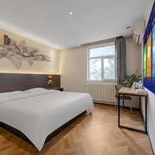 乔治蒙娜酒店(山东国际会展中心老屯地铁站店)