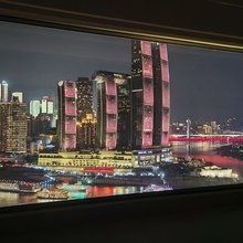 双澜栖境●一线夜景高空民宿(南滨路钟楼店)