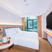 季丰酒店(北京南站角门东地铁站店)
