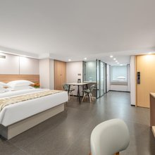 CityStar·星艺民宿(昆明火车站双桥夜市风情街店)
