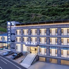 途友山居(四姑娘山店)