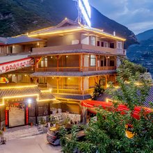 明辉庄园民宿(九寨沟店)