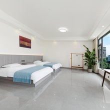 山屿·漫时光民宿(青城山景区青城山站店)