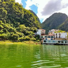 邻湖友间民宿(浩坤湖景区店)