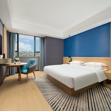 铂兰·Palace酒店(南宁安吉万达安吉客运站地铁站店)