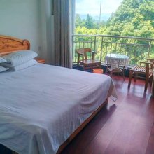 雅安君满门旅馆