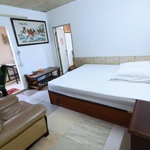 深圳鸿运旅馆(深圳坪山高铁站店)