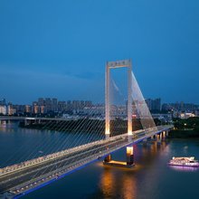 优范Plus·江景酒店(医科大一附院南湖公园店)