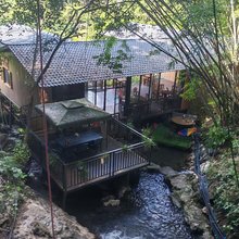 阳朔大面山休闲阁(九马画山峡谷漂流景区店)