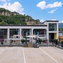 花筑·日月与风民宿(北京十渡旅游风景区店)