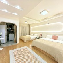 等我一夏夏公寓(解放碑洪崖洞店)