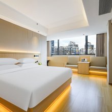 沐云轻居酒店(万达广场店)