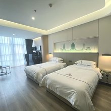 遵义嘻游电竞酒店(侨龙财智国际店)