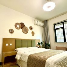 ONES忆里民宿(居民广场分店)