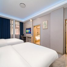 怡康酒店(南昌八一广场青山路口地铁站店)