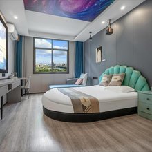 南宁寓屋电影酒店
