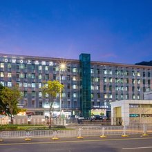 TOWO上品酒店(深圳宝安机场平峦山地铁站店)