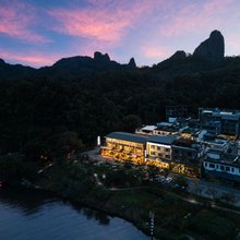 泊屿·寻光民宿(丹霞山风景旅游区水上丹霞店)